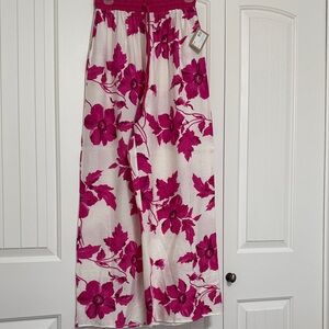 Floral pants  in Pink and White